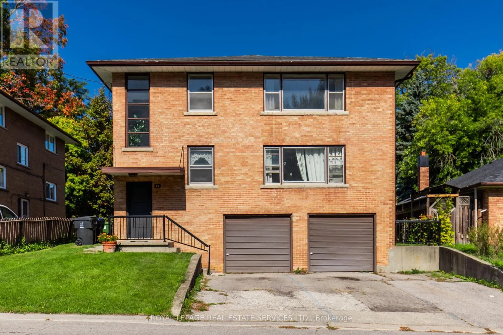 Duplex for rent: 20 Park Boulevard, Toronto, Ontario M8W 1G7