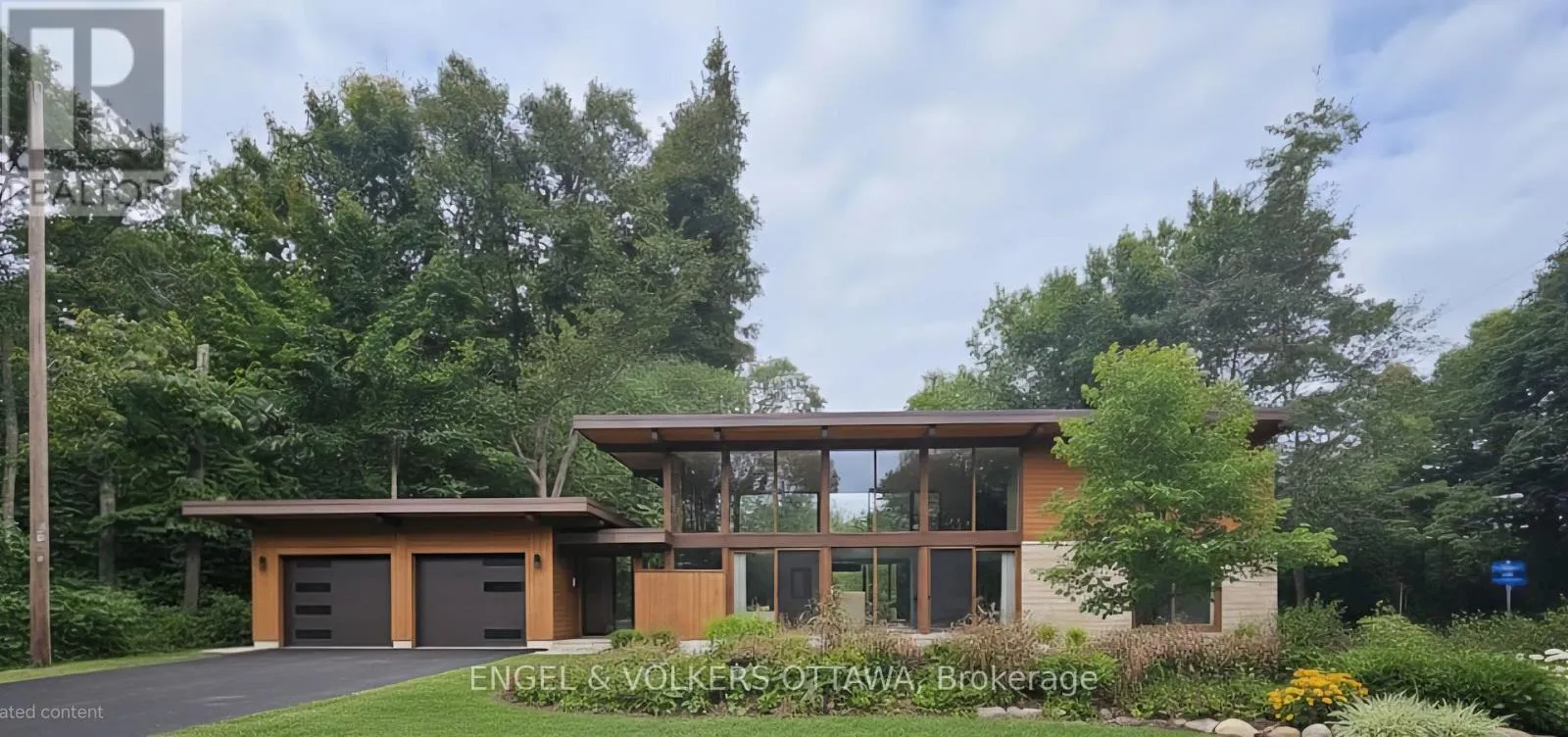 20 Robin Crescent, Ottawa, Ontario K1H 7H7