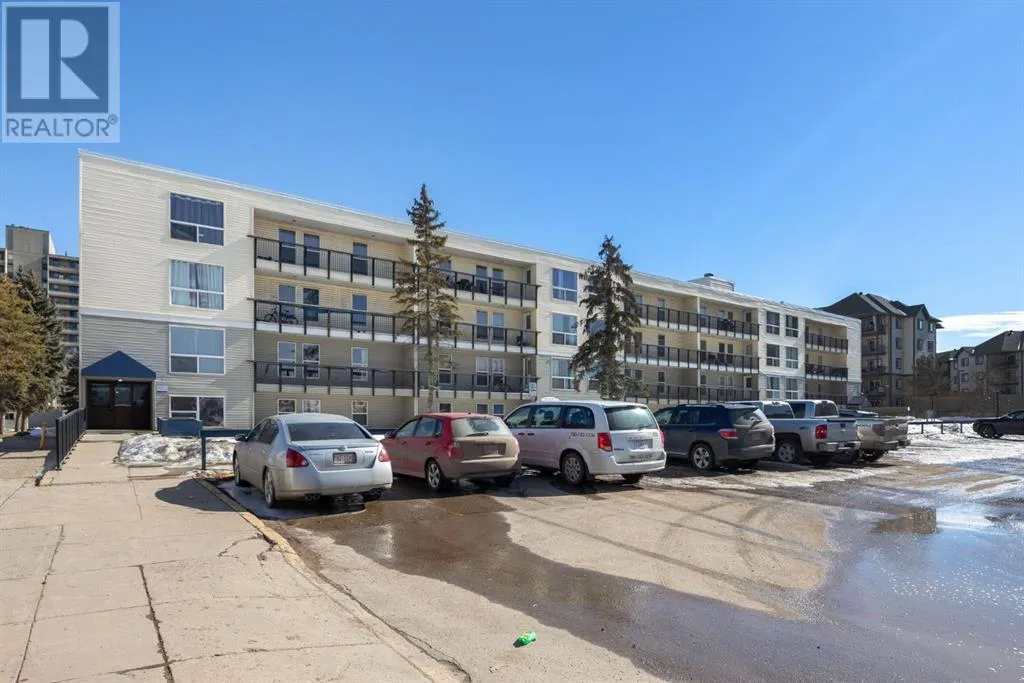 Apartment for rent: 200, 14921 Macdonald Drive, Fort McMurray, Alberta T9H 4H3