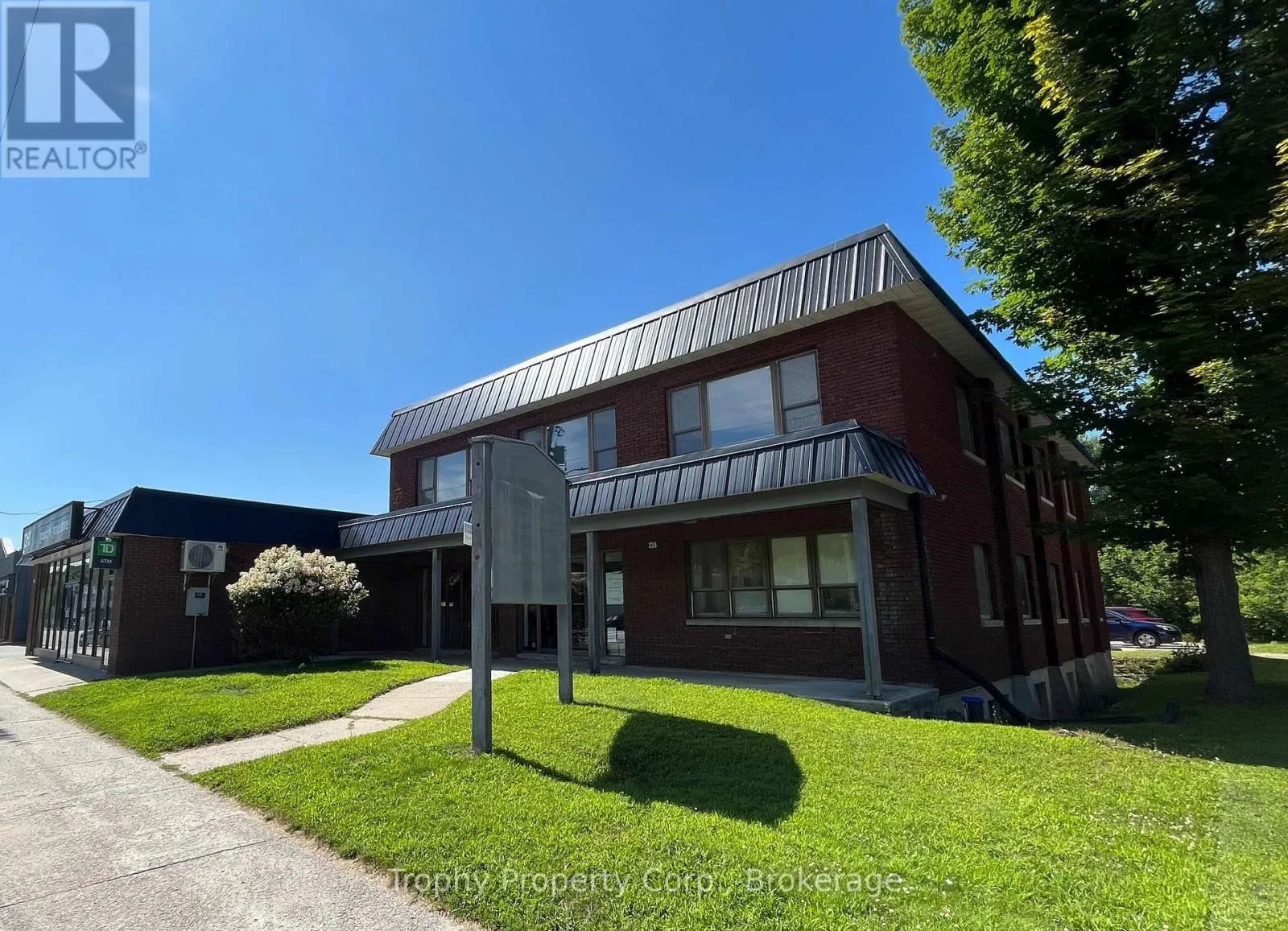Offices for rent: 200 - 235 Highland Street, Dysart et al, Ontario K0M 1S0