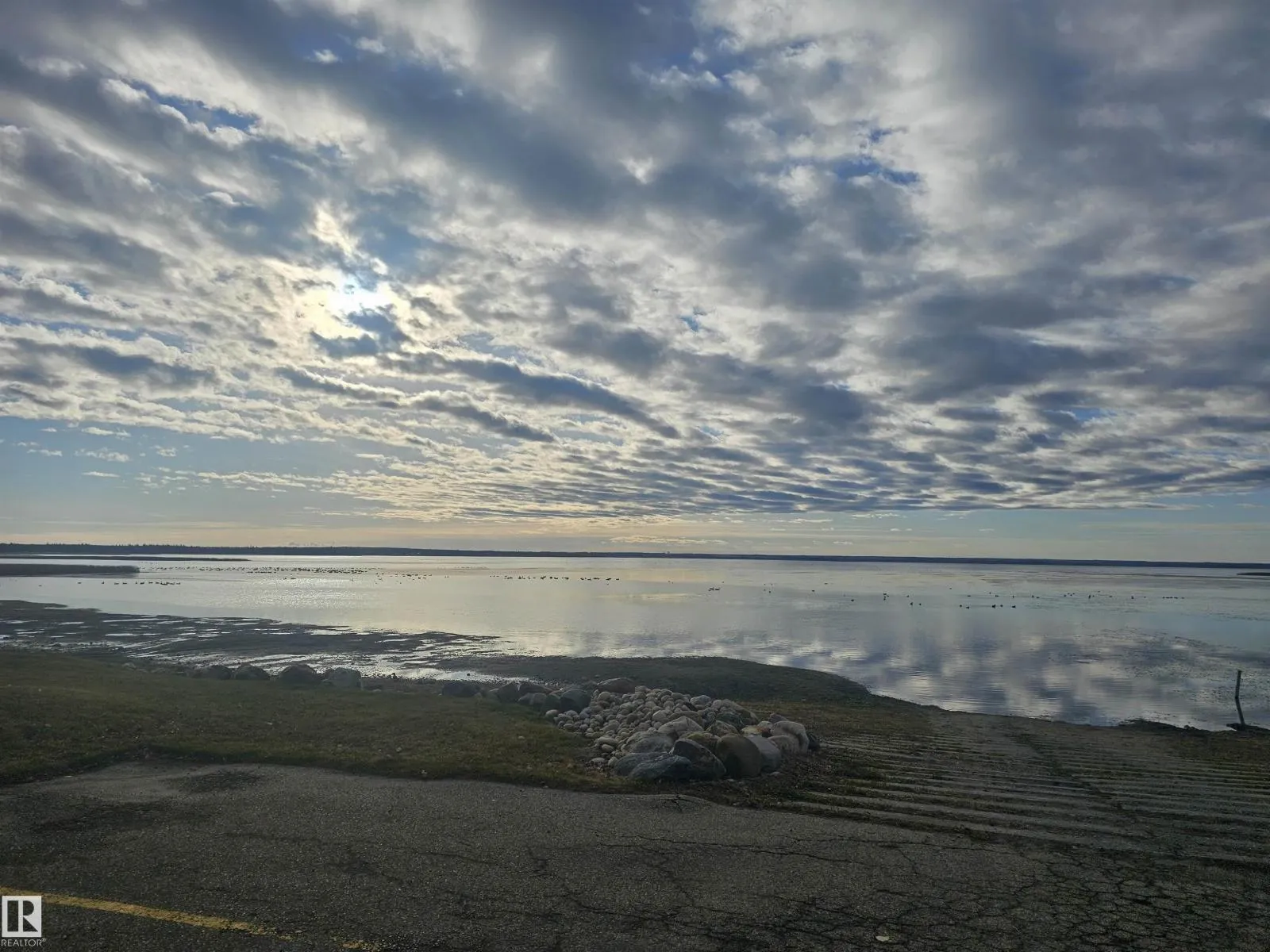 No Building for rent: 200 55107 Ste Anne Trail, Rural Lac Ste. Anne County, Alberta T0E 1A0