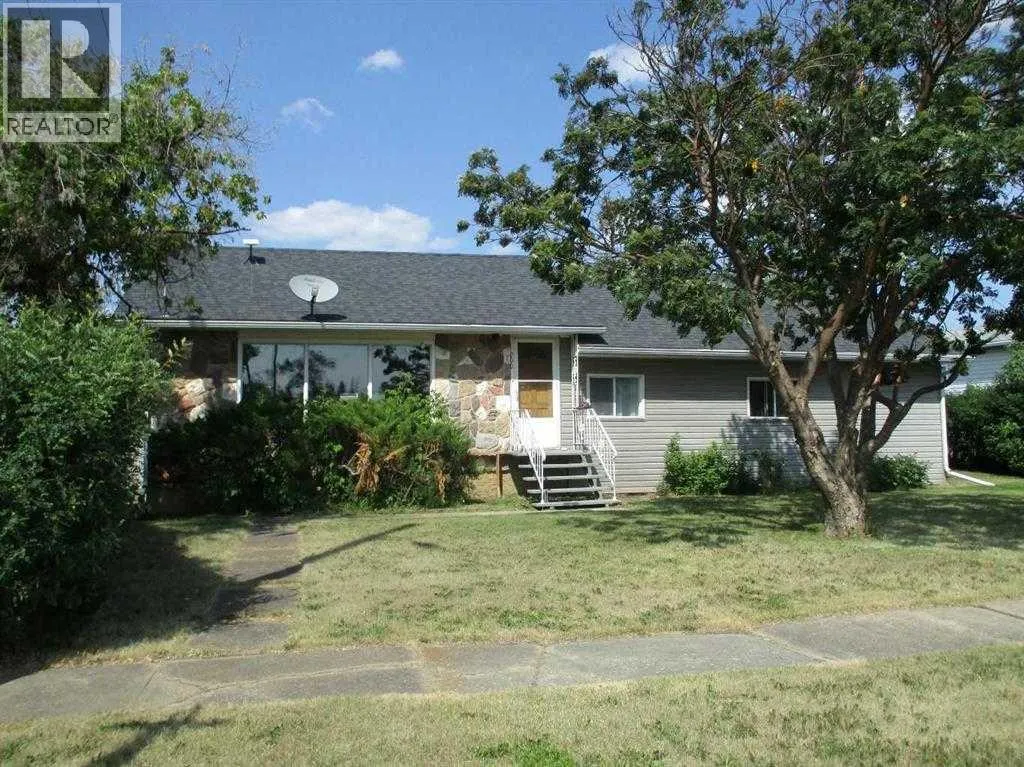 House for rent: 200 6th Avenue Se, Manning, Alberta T0H 2M0