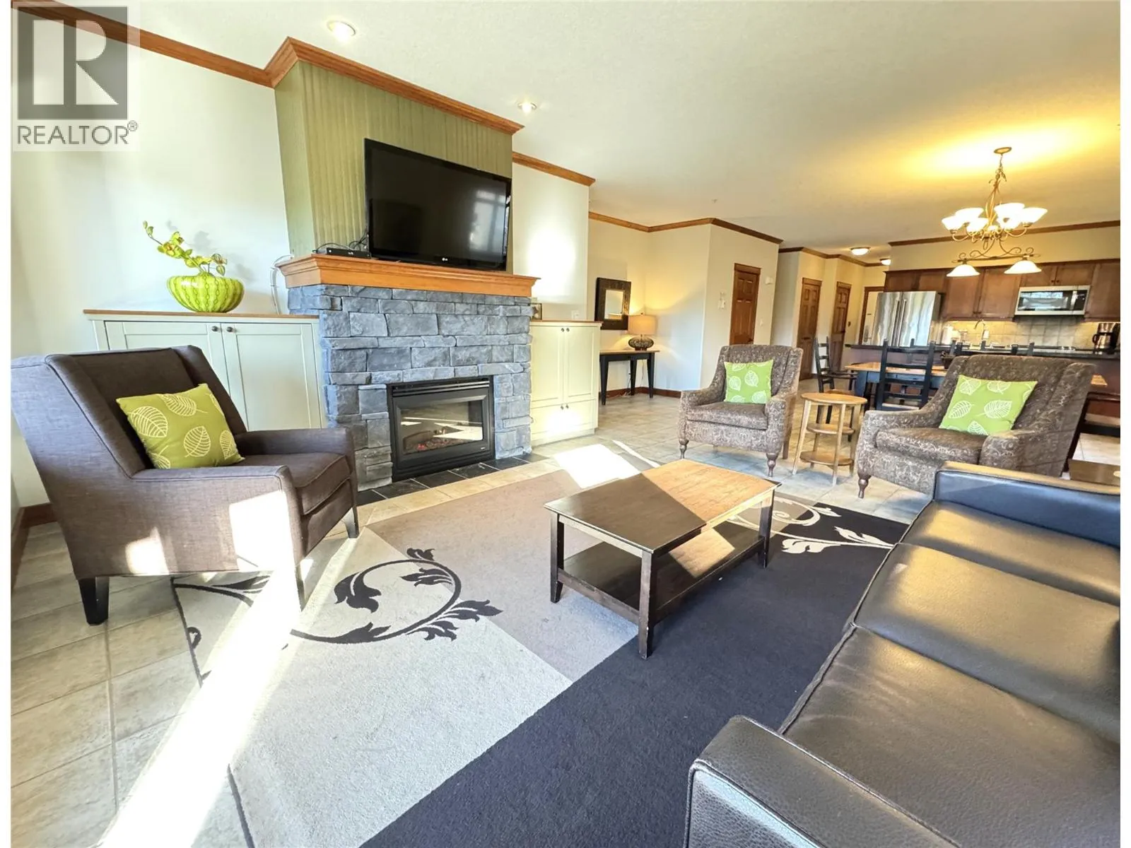 Apartment for rent: 200 Bighorn Boulevard Unit# 211d, Radium Hot Springs, British Columbia V0A 1M0