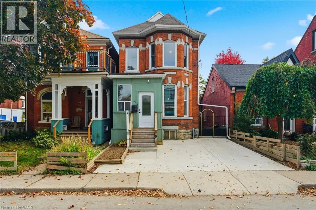 House for rent: 200 East Avenue N, Hamilton, Ontario L8L 5J2