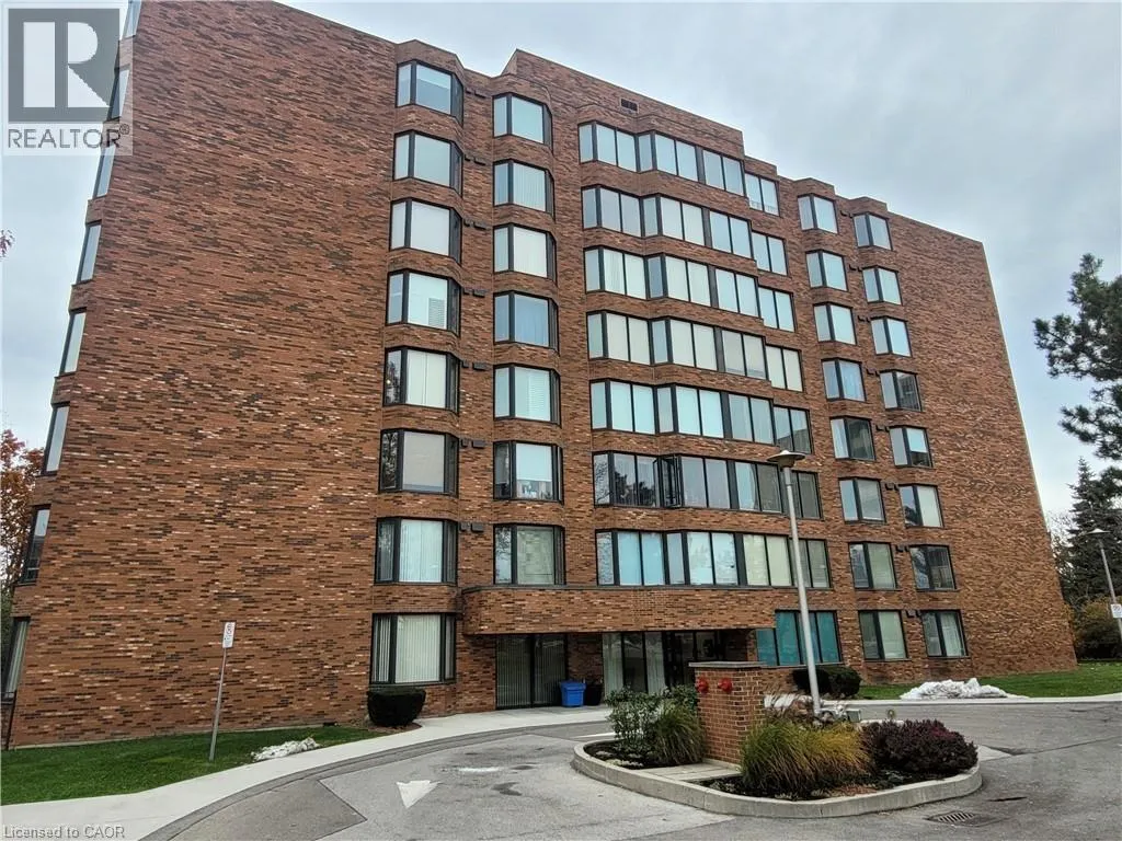 Apartment for rent: 200 Limeridge Road W Unit# 308, Hamilton, Ontario L9C 7M7