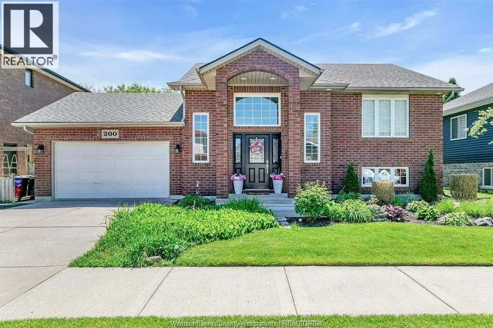 House for rent: 200 Riverview Avenue, LaSalle, Ontario N9J 3Y1