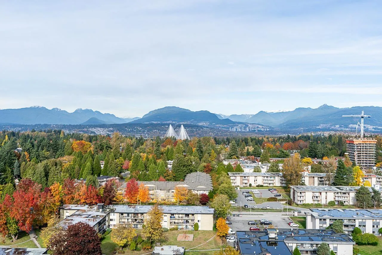 Apartment for rent: 2001 14881 103a Avenue, Surrey, British Columbia V3R 0M5