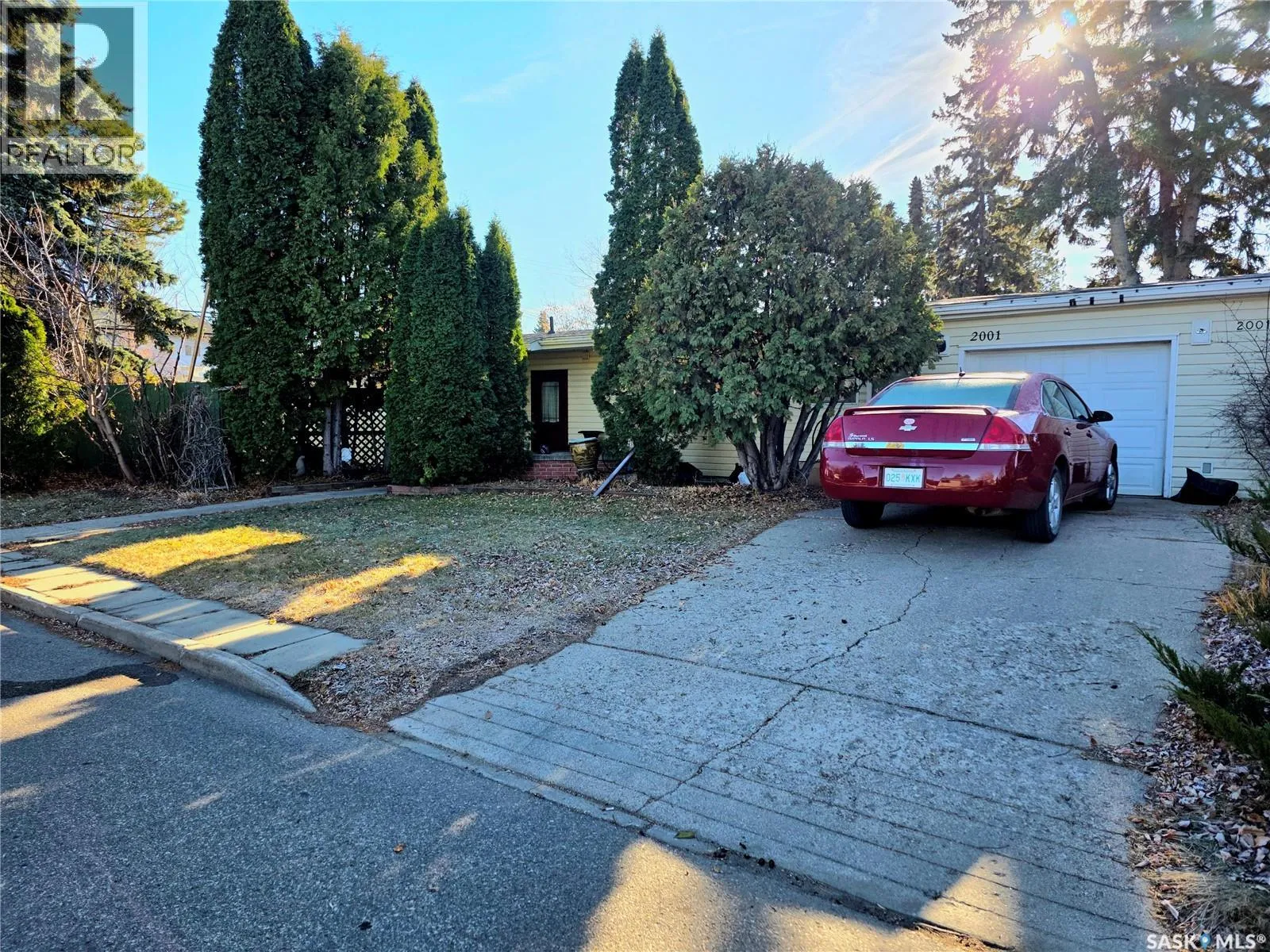 House for rent: 2001 Lansdowne Avenue, Saskatoon, Saskatchewan S7J 1G4