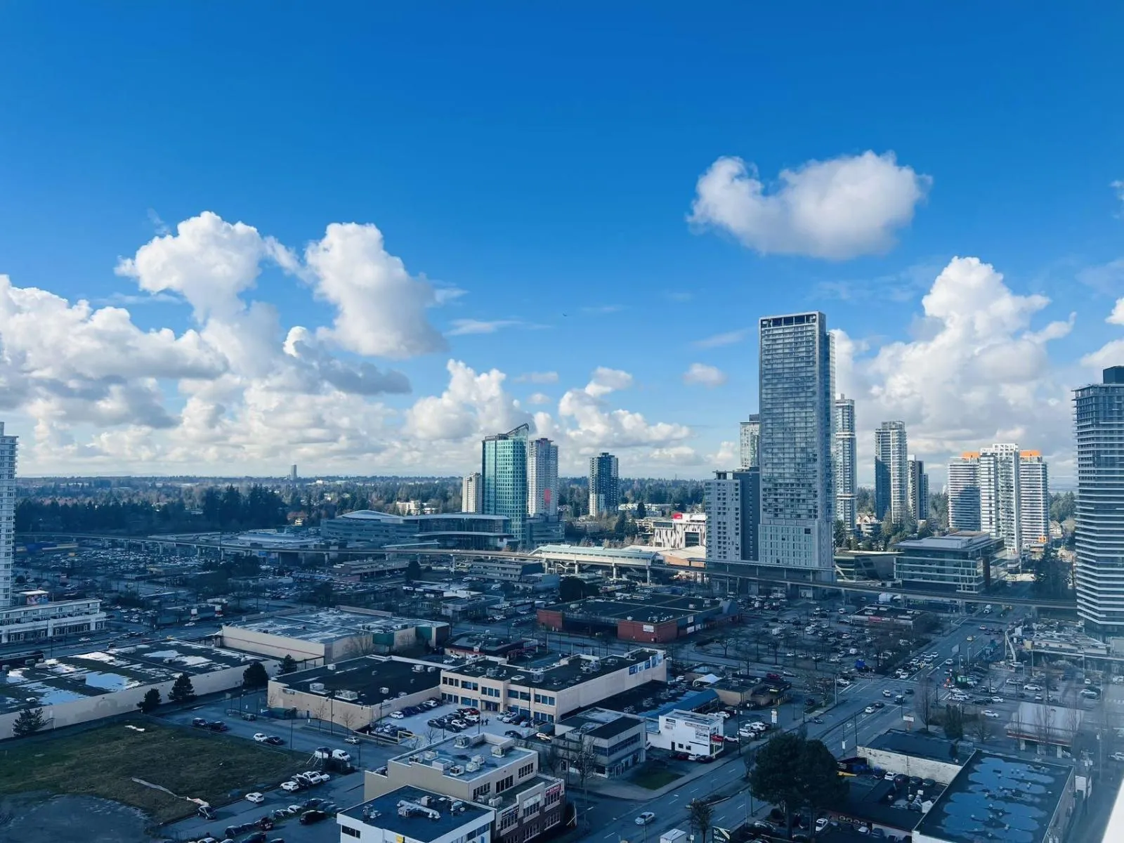 Apartment for rent: 2003 10428 Whalley Boulevard, Surrey, British Columbia V3T 0W2