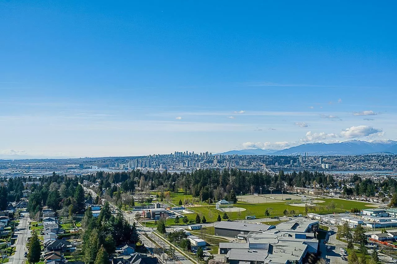 Apartment for rent: 2003 13303 Central Avenue, Surrey, British Columbia V3T 0K6