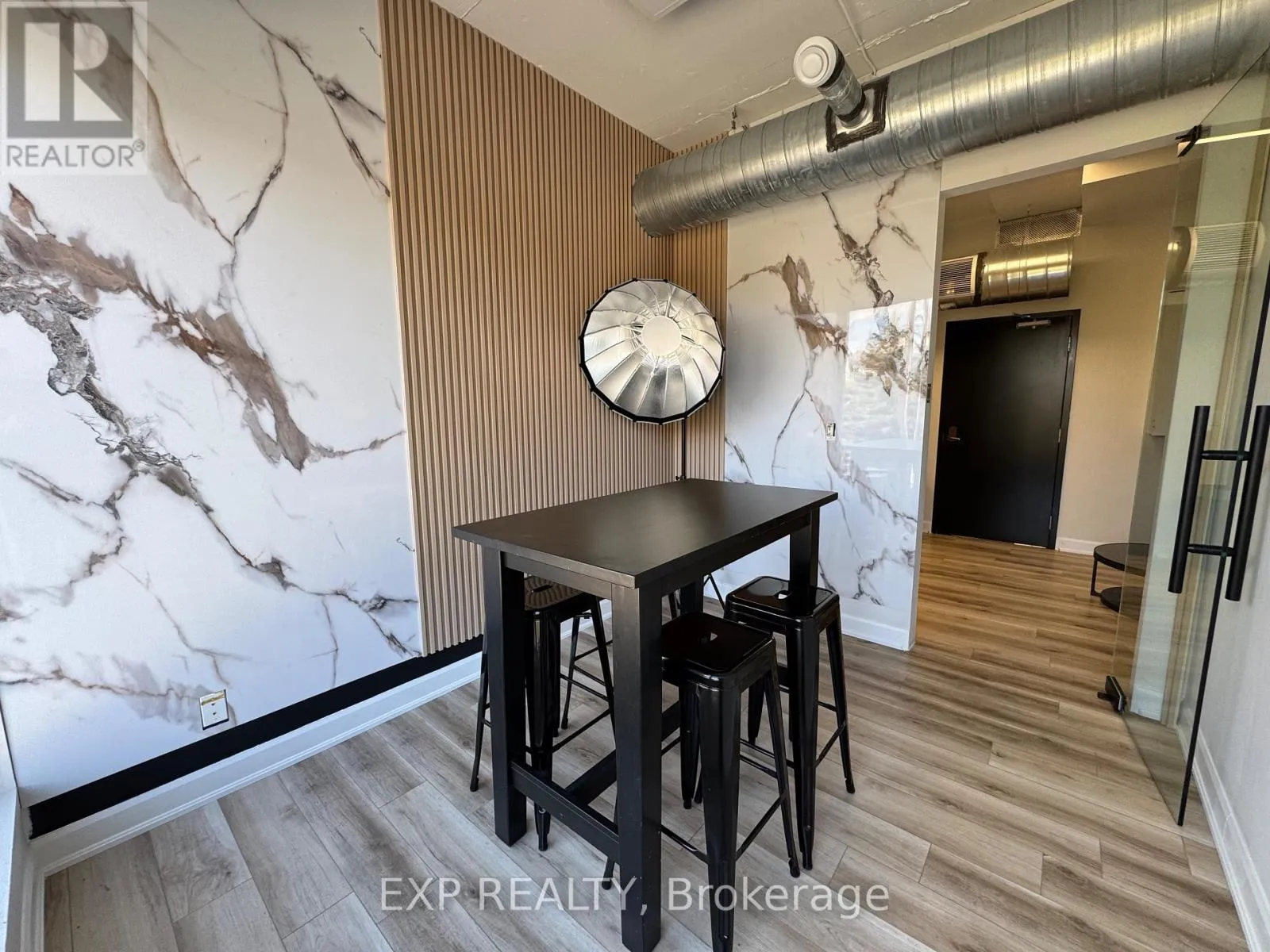 Offices for rent: 200-#3 - 230 Lakeshore Road E, Mississauga, Ontario L5G 1G7