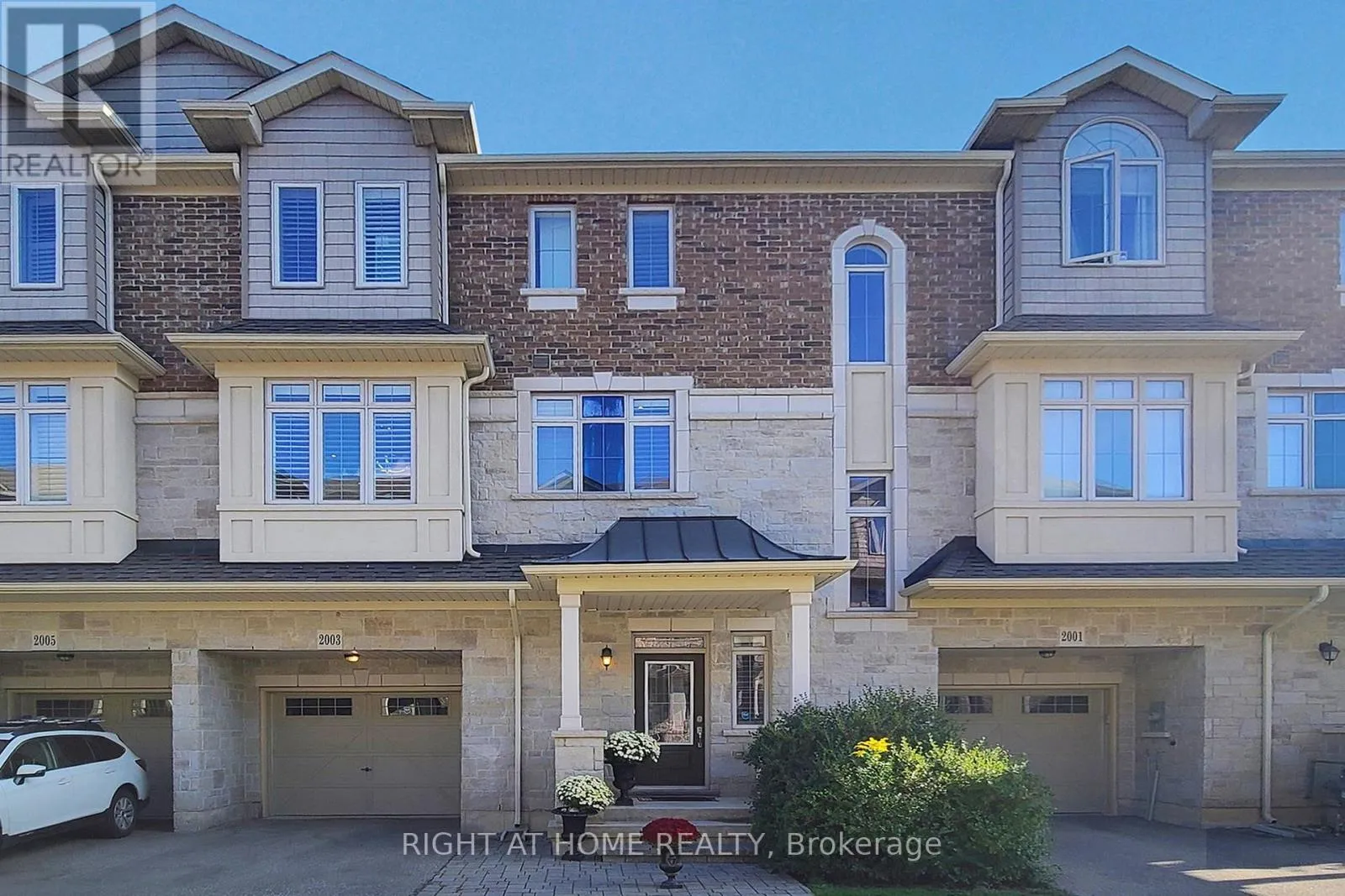 Row / Townhouse for rent: 2003 Deerview Common, Oakville, Ontario L6M 0Y2