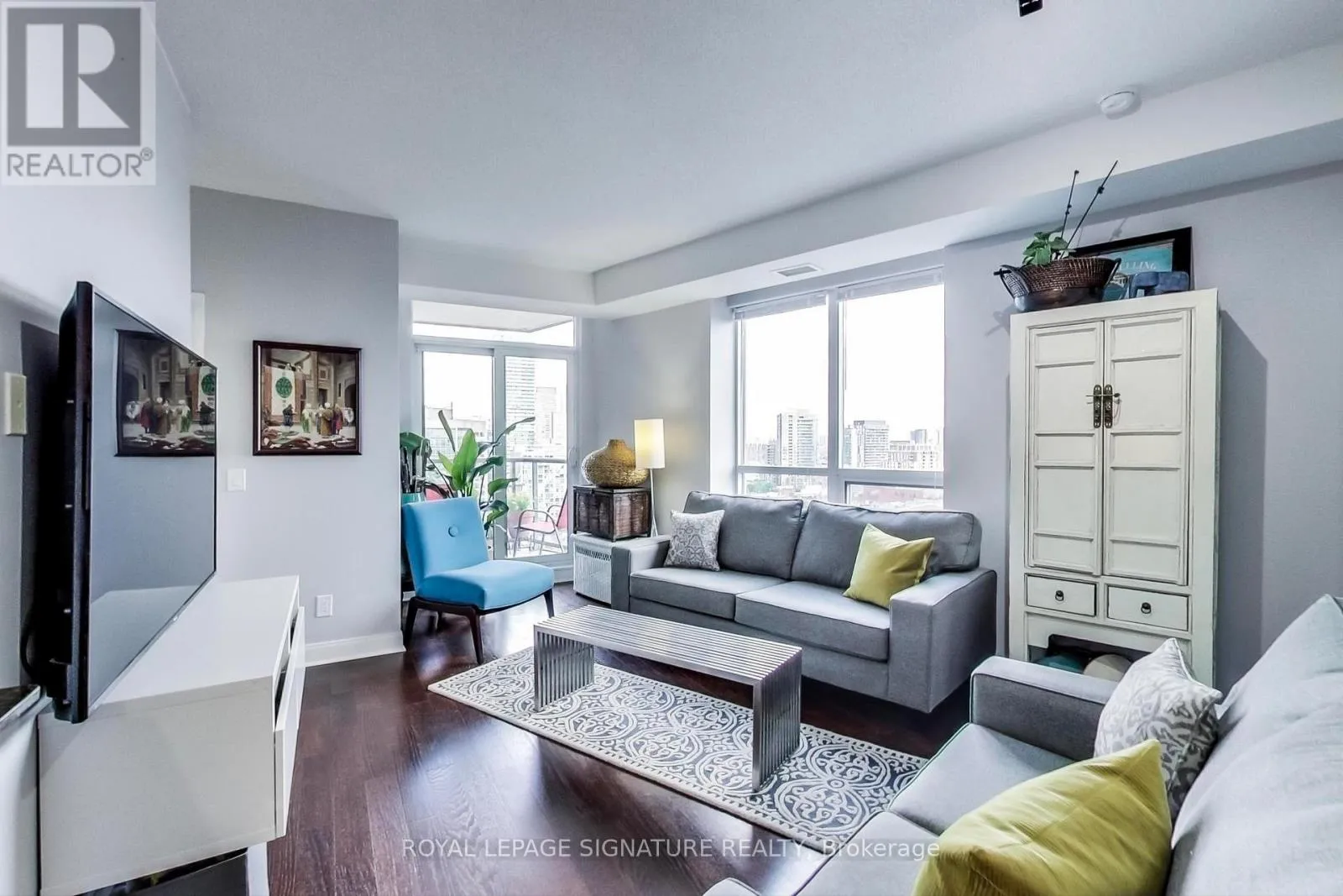 Apartment for rent: 2009 - 1 Scott Street, Toronto, Ontario M5E 1A1