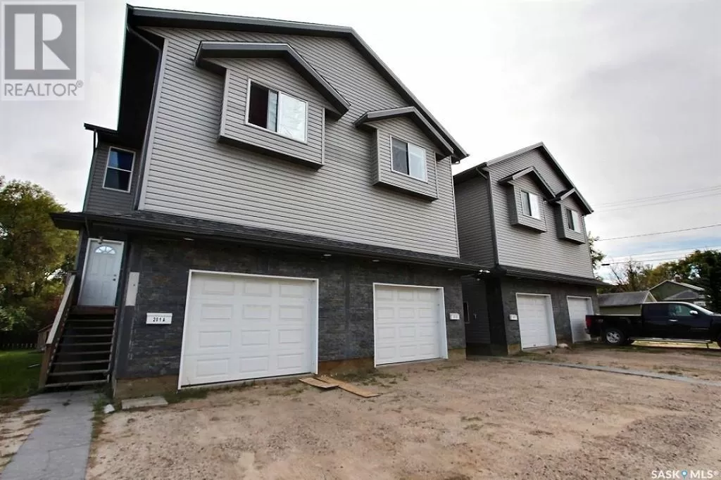 Row / Townhouse for rent: 201 10th Street E, Prince Albert, Saskatchewan S6V 0Y8