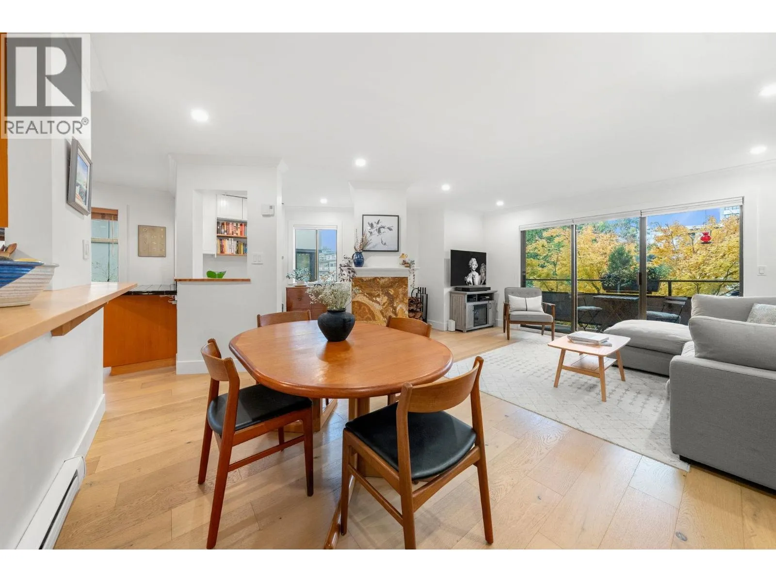 Apartment for rent: 201 1130 W 13th Avenue, Vancouver, British Columbia V6H 1N3