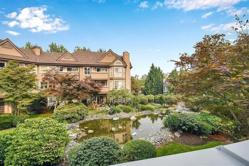 Apartment for rent: 201 12088 66 Avenue, Surrey, British Columbia V3W 1Z9