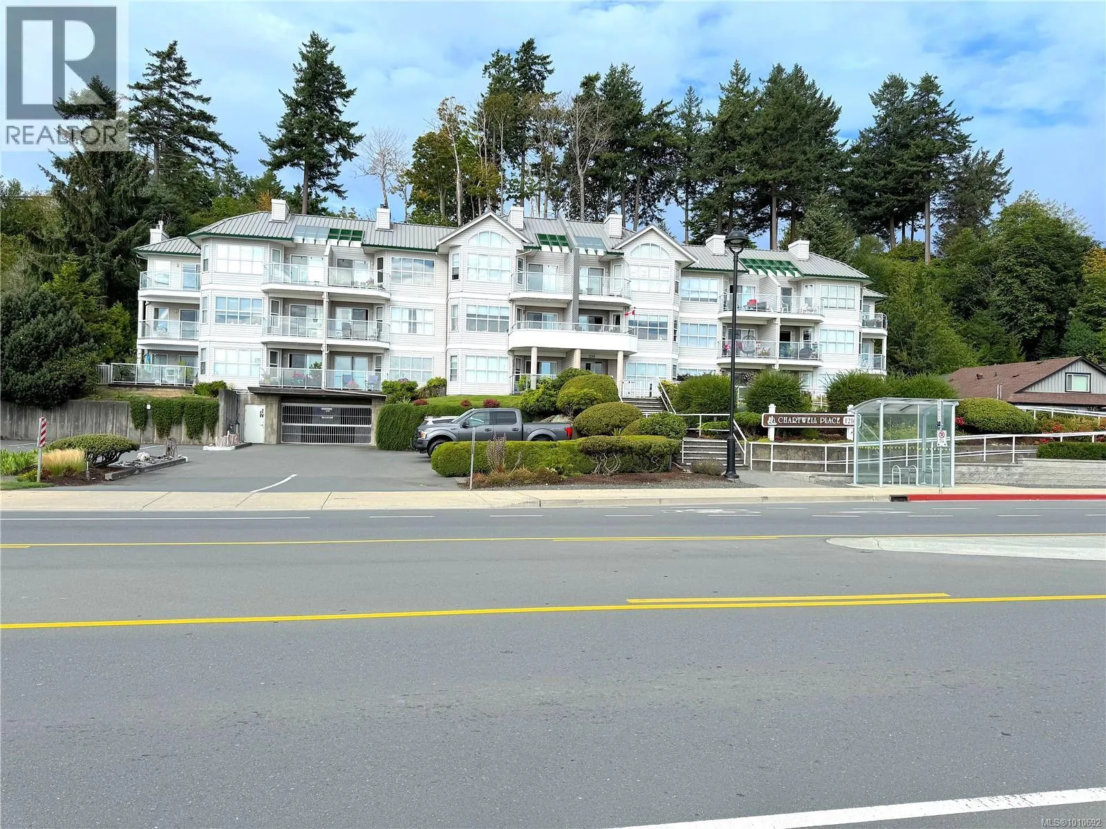 Apartment for rent: 201 1216 Island Hwy S, Campbell River, British Columbia V9W 1B5