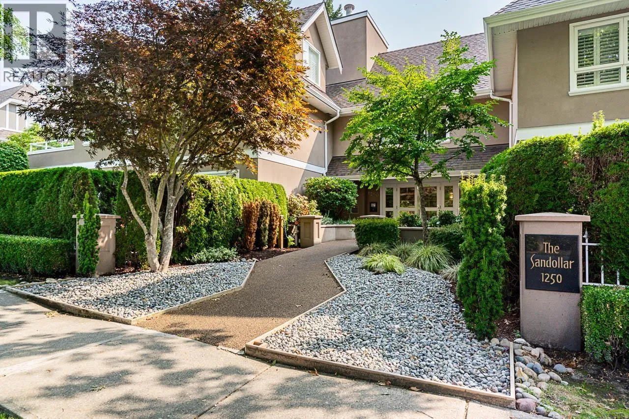 Apartment for rent: 201 1250 55 Street, Delta, British Columbia V4M 3K3