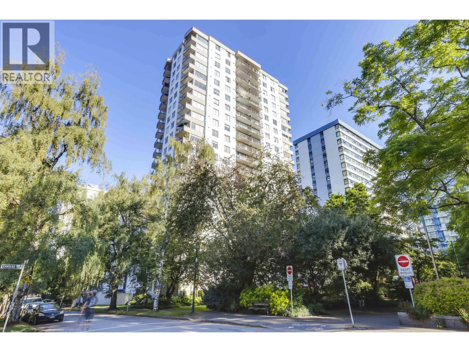 Apartment for rent: 201 1251 Cardero Street, Vancouver, British Columbia V6G 2H9