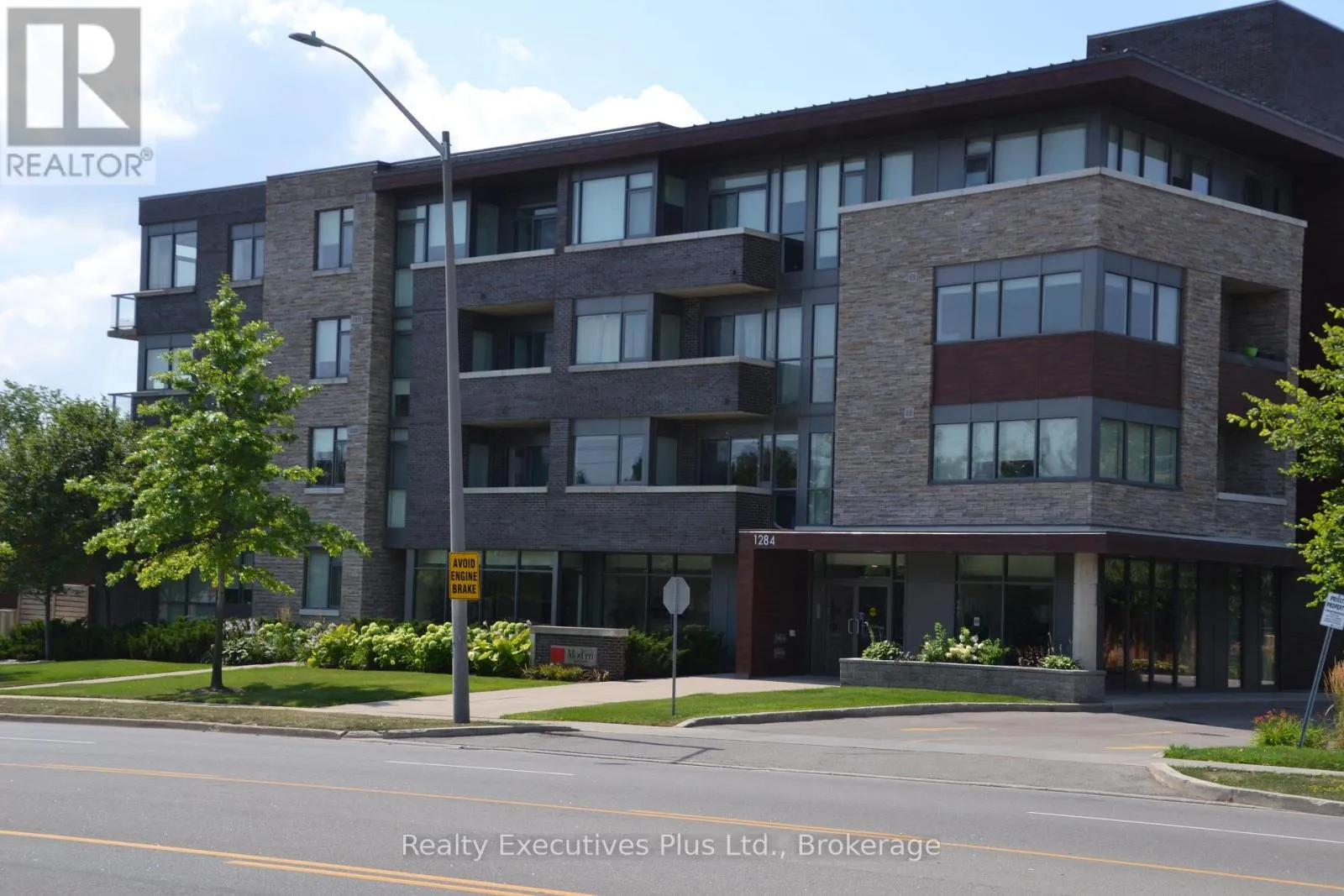 Apartment for rent: 201 - 1284 Guelph Line N, Burlington, Ontario L7P 0T9