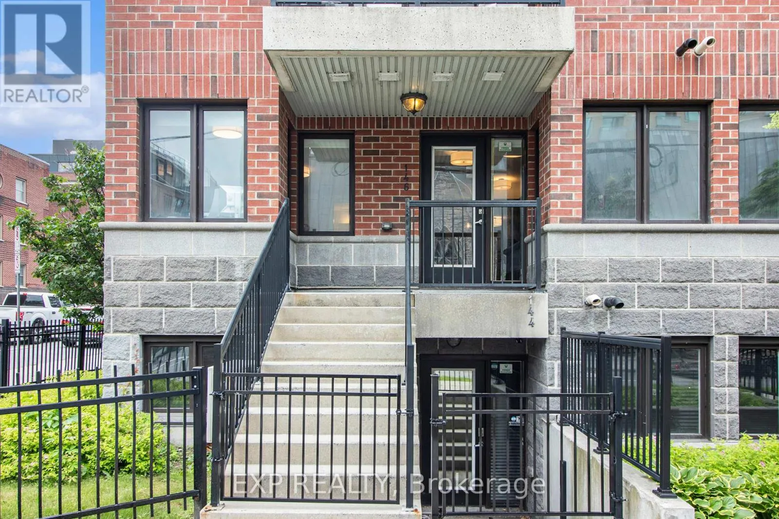 Apartment for rent: 201 - 146 Daly Avenue, Ottawa, Ontario K2N 6E9