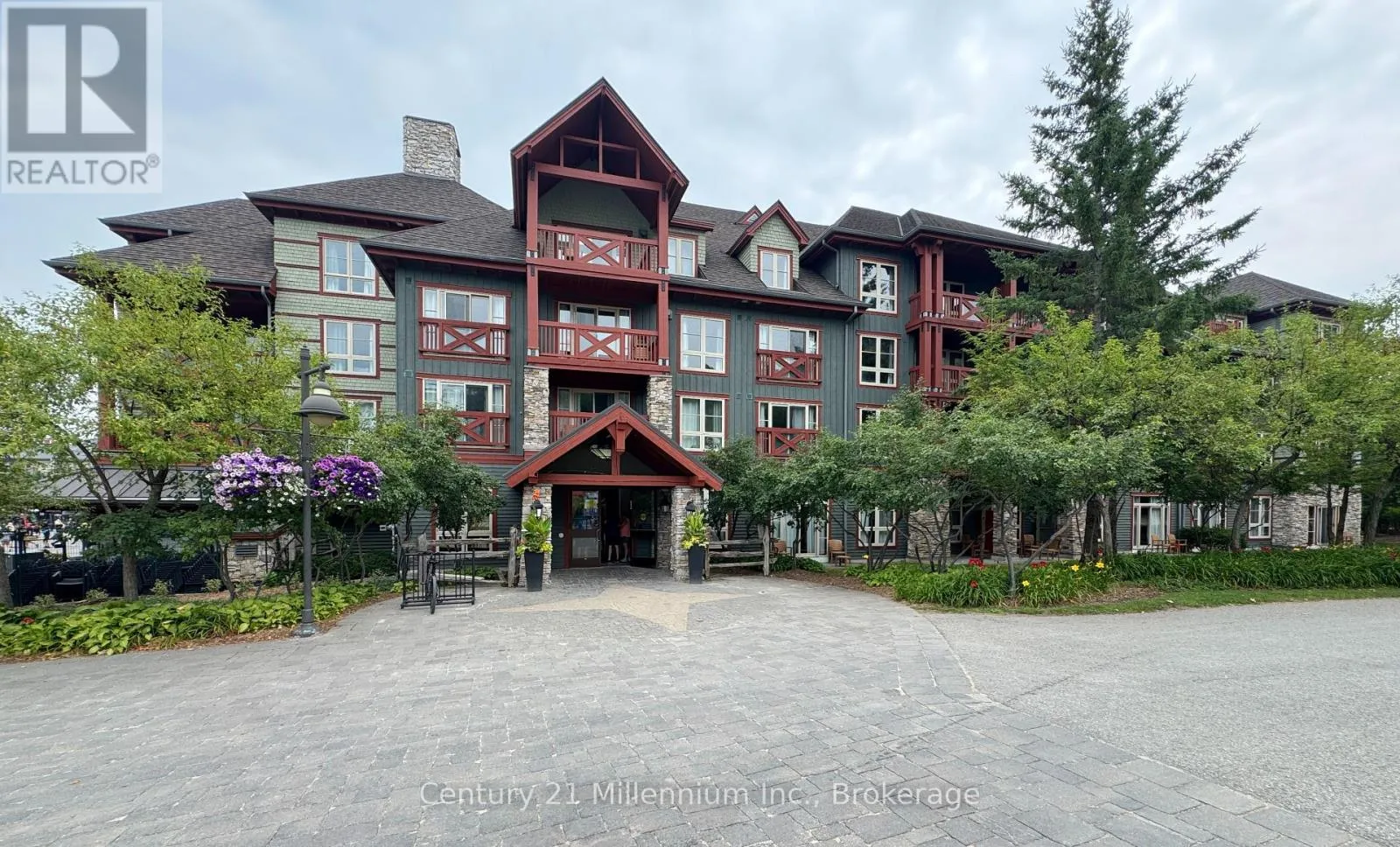 Apartment for rent: 201 - 152 Jozo Weider Boulevard, Blue Mountains, Ontario L9Y 0V2