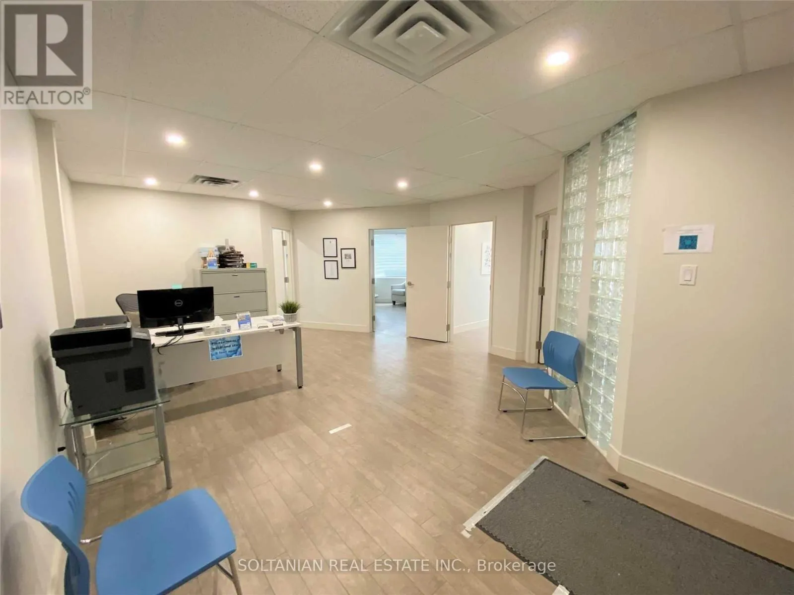 Offices for rent: 201 - 175 Willowdale Avenue, Toronto, Ontario M2N 4Y9