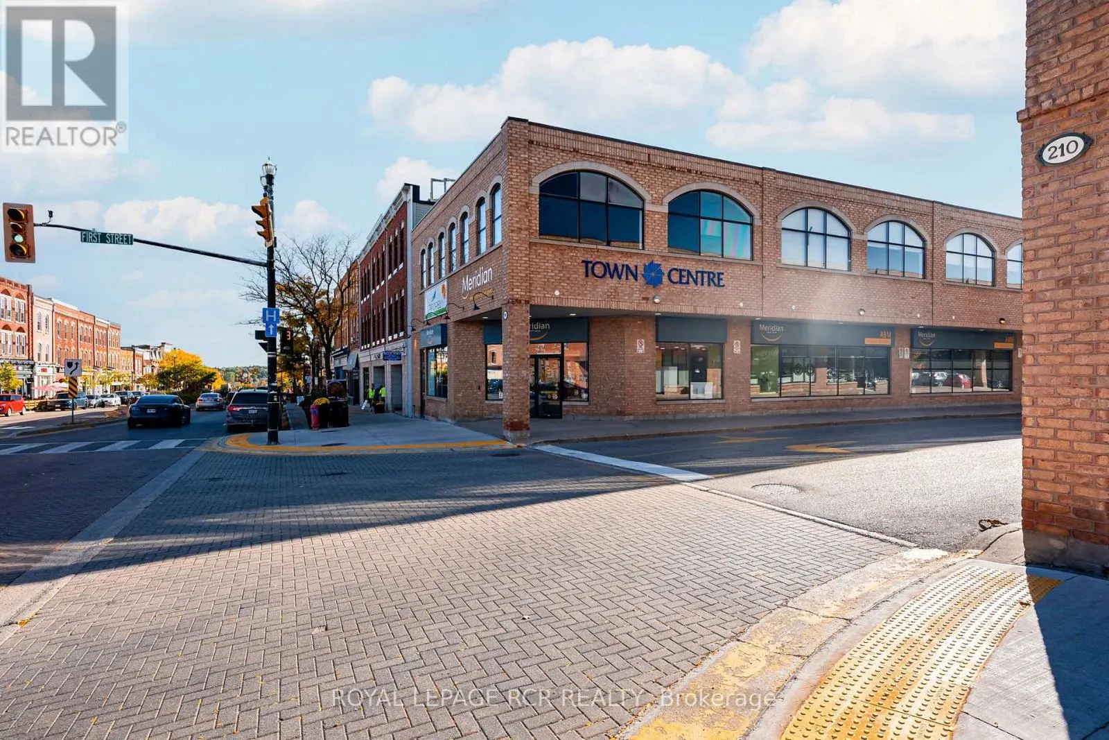 Offices for rent: 201, 202, 203, 204, 205 - 190 Broadway, Orangeville, Ontario L9W 1K3