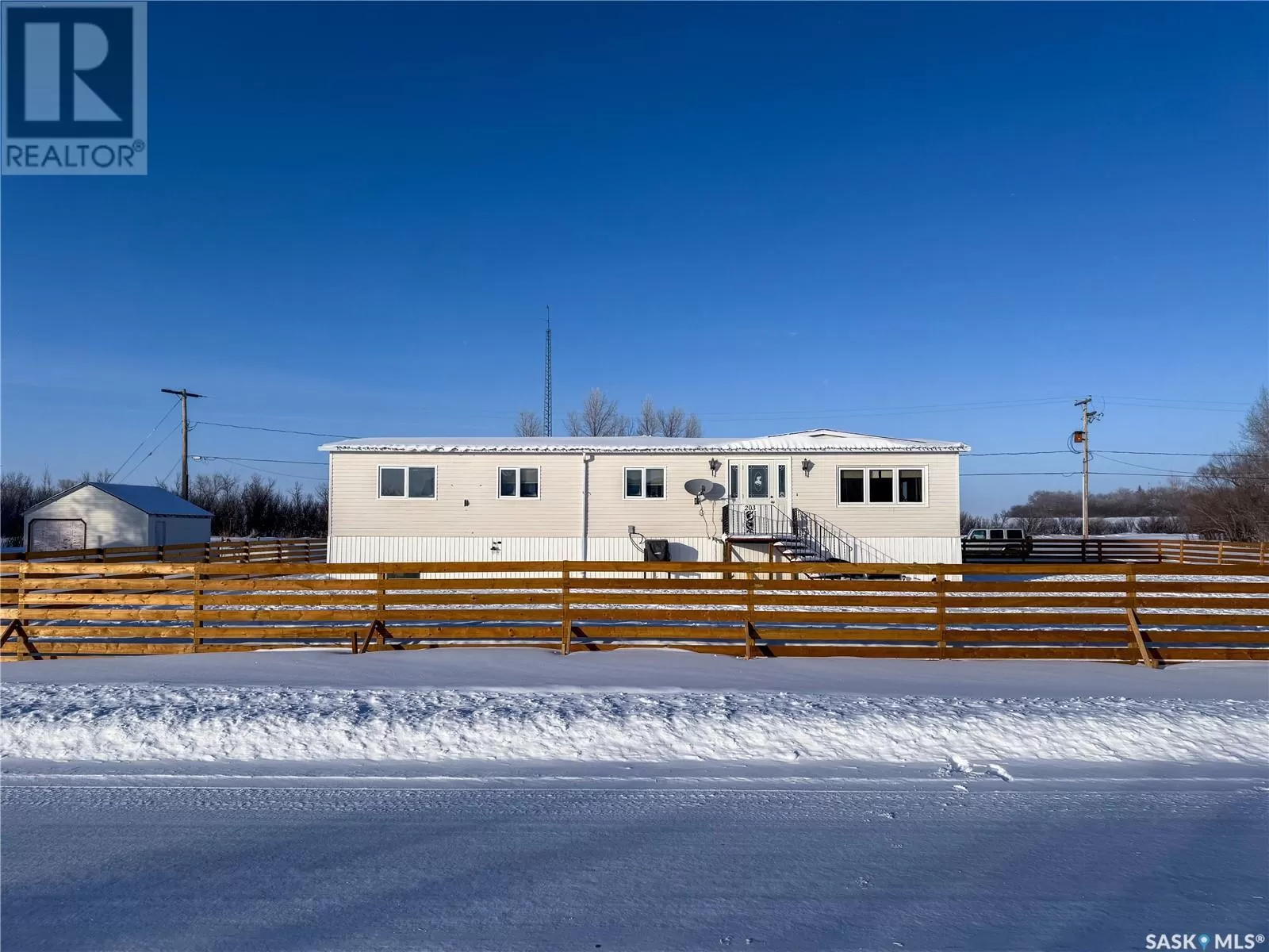 Modular for rent: 201 - 203 4th Avenue, Climax, Saskatchewan S0N 0N0