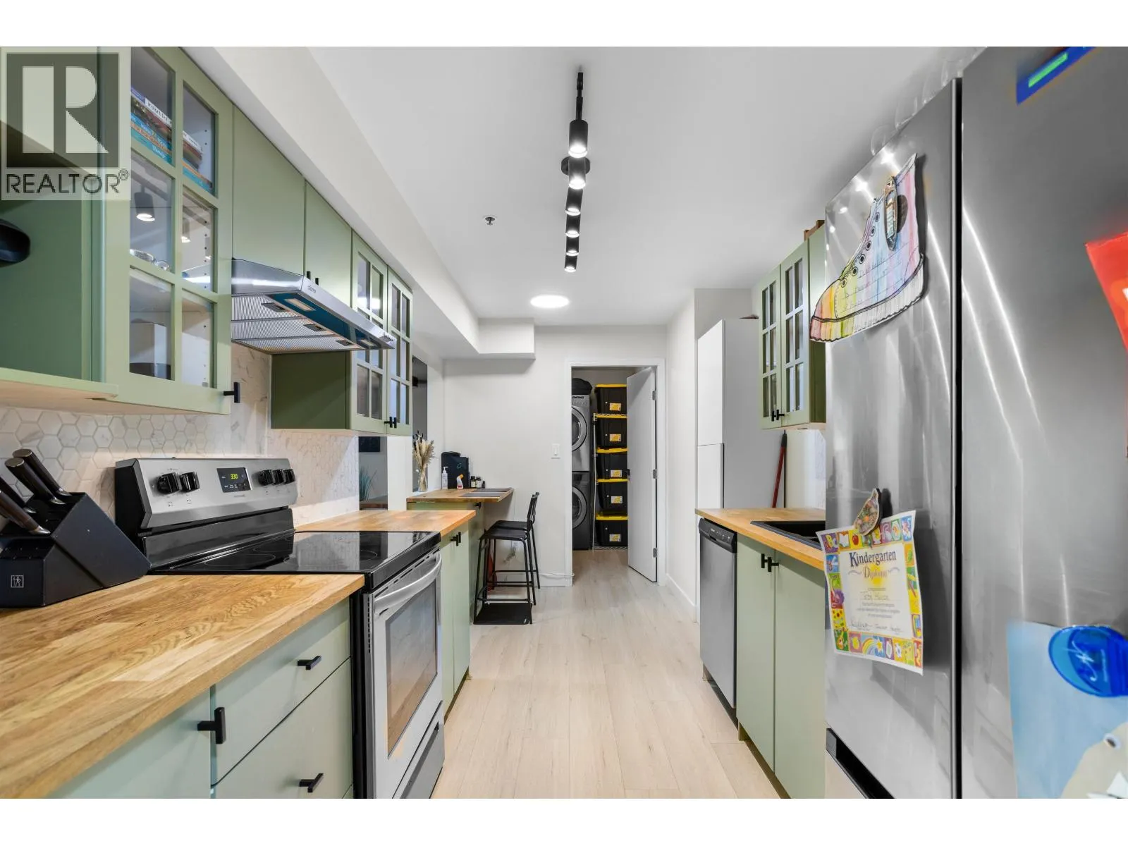 Apartment for rent: 201 22351 St. Anne Street, Maple Ridge, British Columbia V2X 2E7