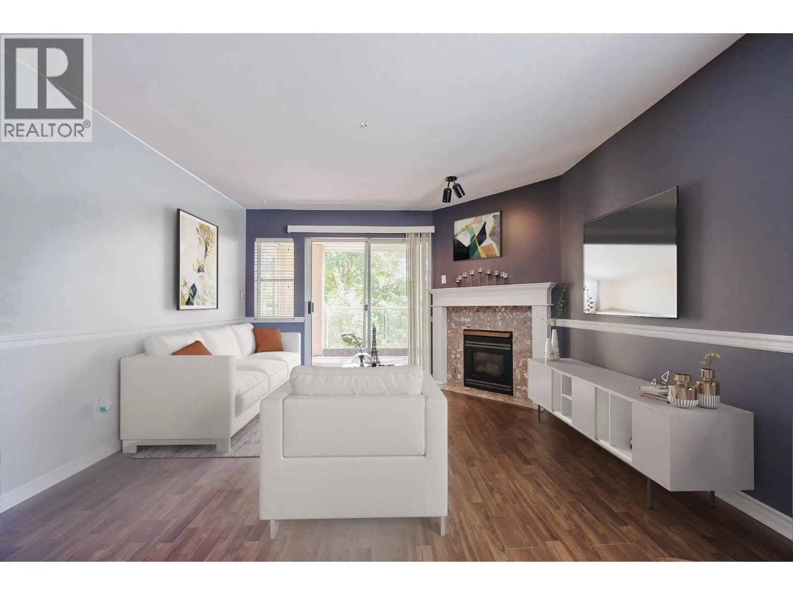 Apartment for rent: 201 22722 Lougheed Highway, Maple Ridge, British Columbia V2X 2V6