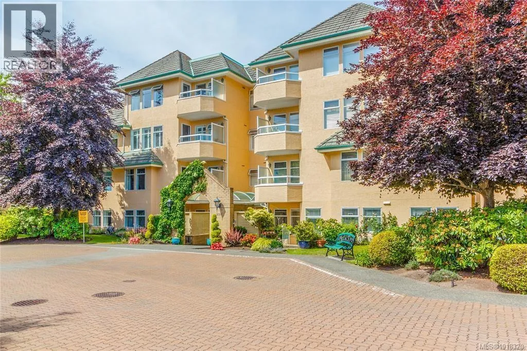 Apartment for rent: 201 2311 Mills Rd, Sidney, British Columbia V8L 2C3