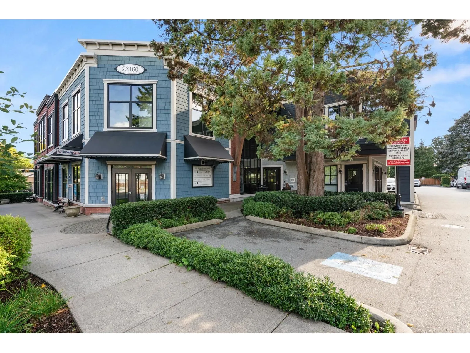 201 23160 96 Avenue, Langley, British Columbia V1M 3V3