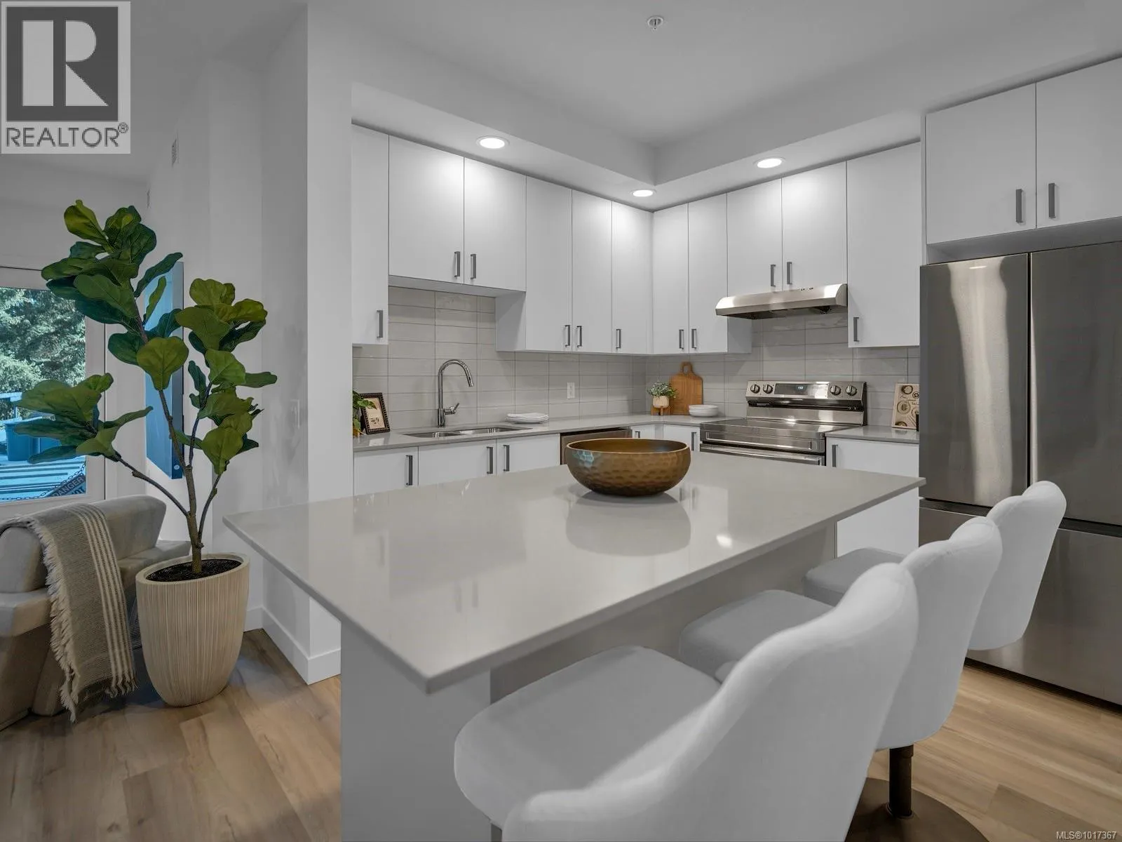 Apartment for rent: 201 2390 City Gate Blvd, Langford, British Columbia V9B 7E8