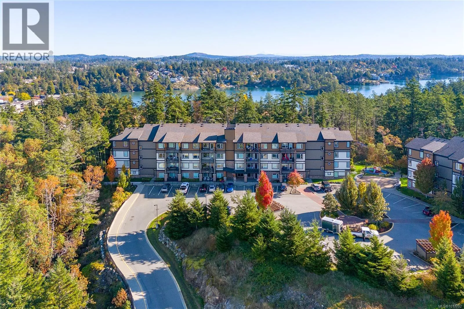 Apartment for rent: 201 290 Wilfert Rd, View Royal, British Columbia V9C 0H6