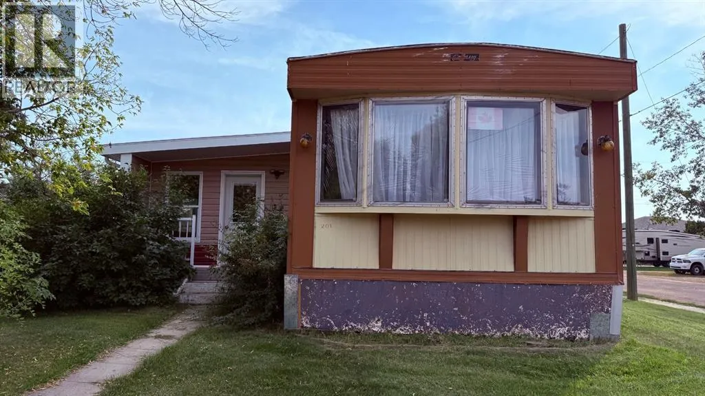 Manufactured Home for rent: 201 3 Avenue Se, Youngstown, Alberta T0J 3P0