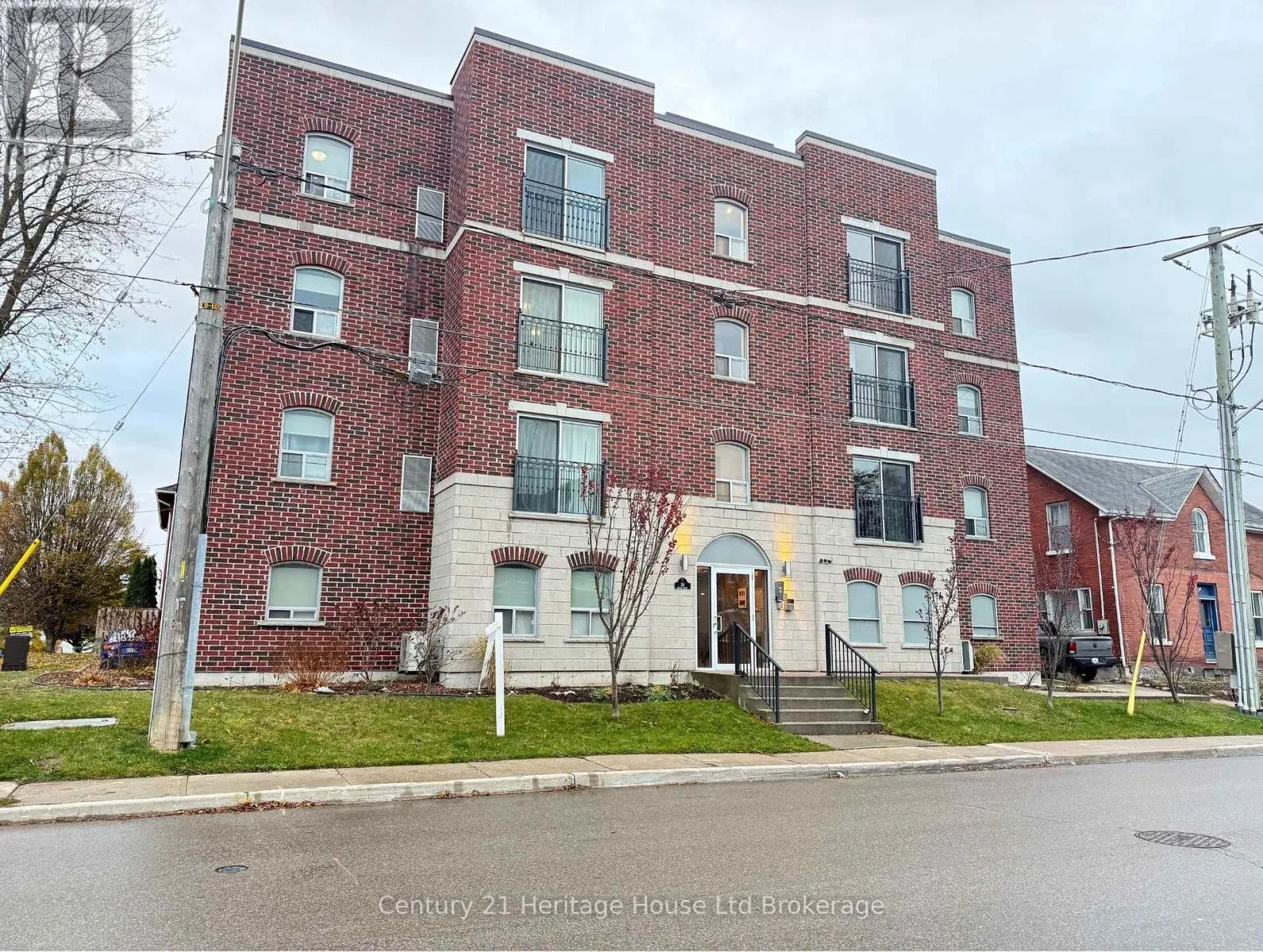 Apartment for rent: 201 - 34 Brock Street, Woodstock, Ontario N4S 3B5