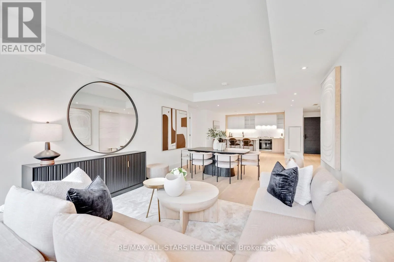 Apartment for rent: 201 - 355 Bedford Park Avenue, Toronto, Ontario M5M 0A5