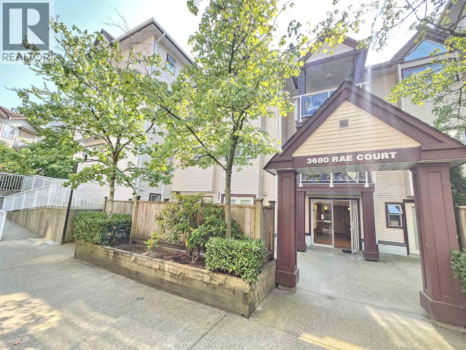 Apartment for rent: 201 3680 Rae Avenue, Vancouver, British Columbia V5R 2P5