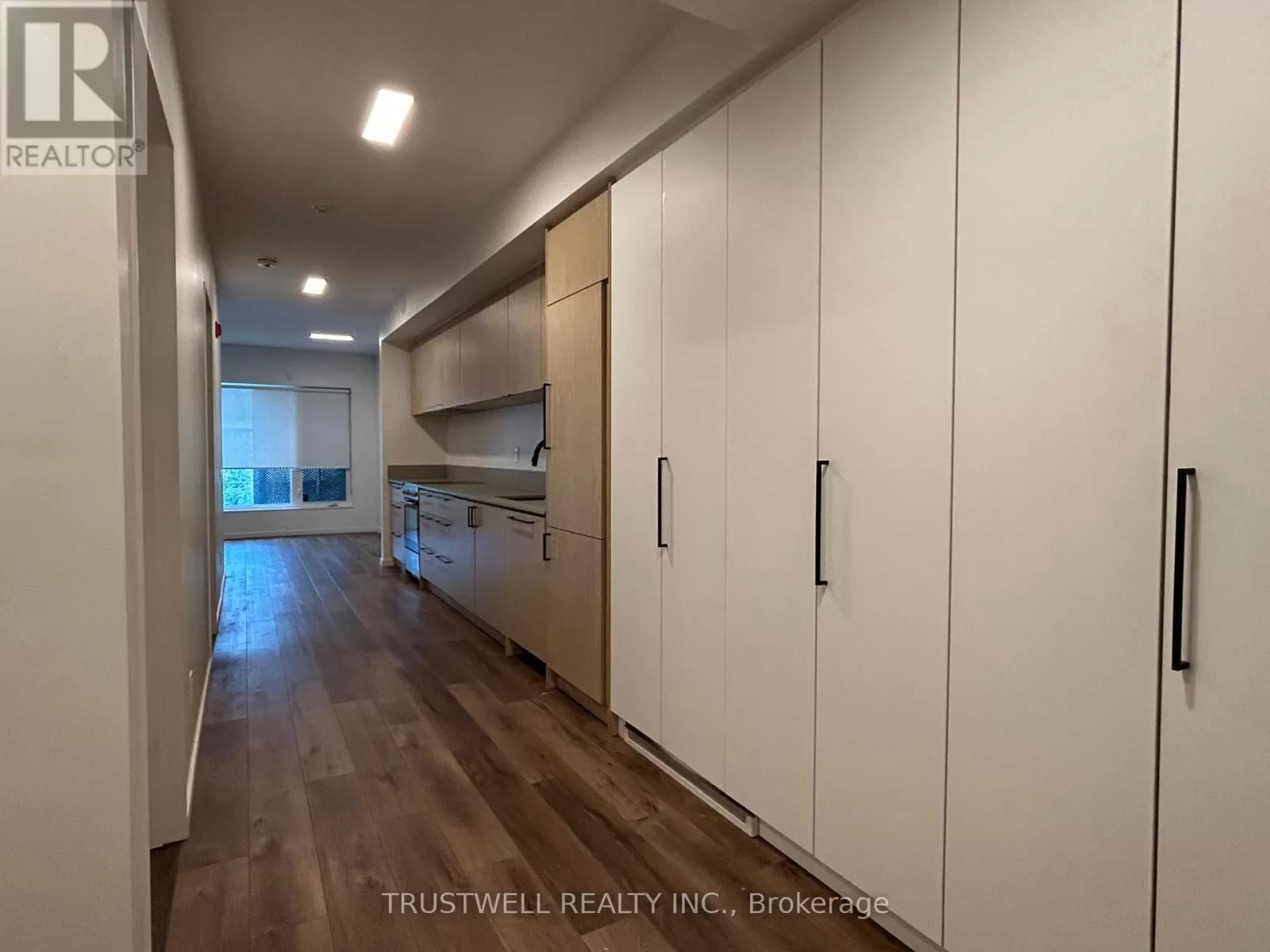 Other for rent: 201 - 377 Broadview Avenue, Toronto, Ontario M4K 2M7