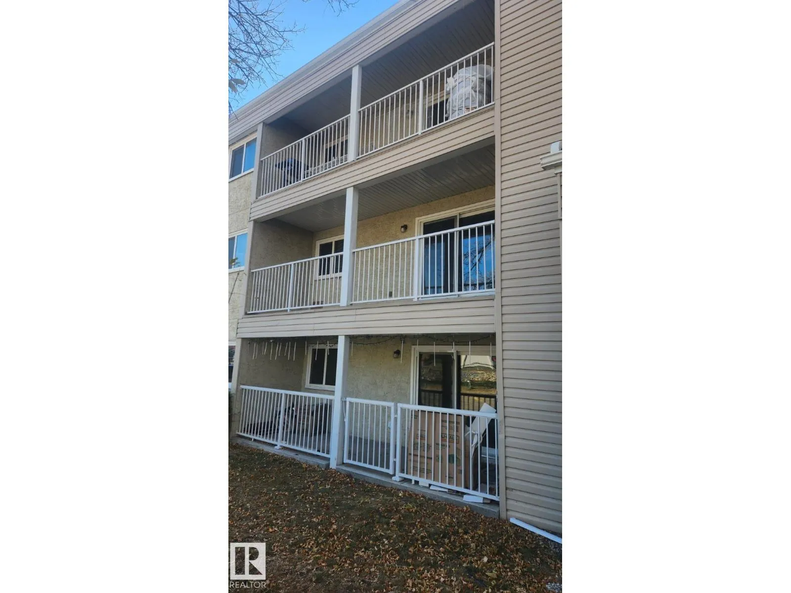 Apartment for rent: #201 379 Woodbridge Wy, Sherwood Park, Alberta T8A 4G3