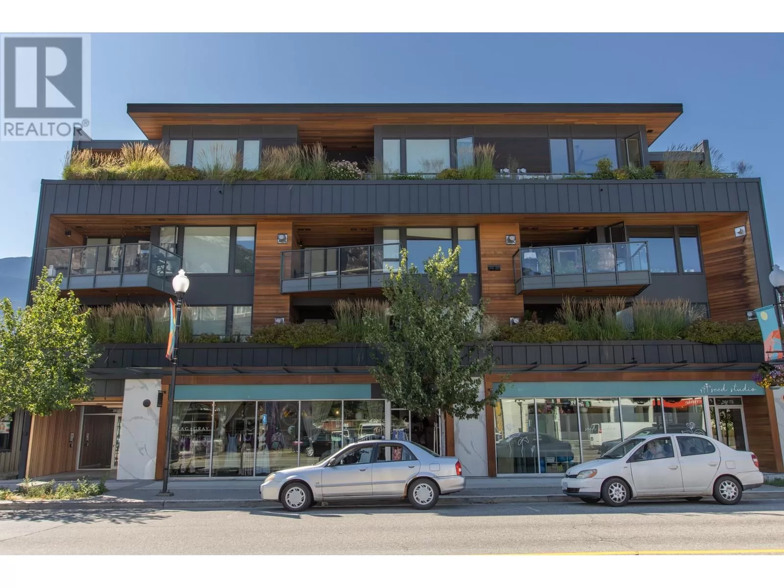 Apartment for rent: 201 38165 Cleveland Avenue, Squamish, British Columbia V8B 0P1