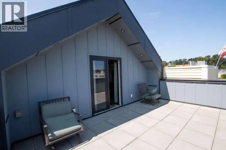 201 4876 Delta Street, Delta, British Columbia V4K 2T8