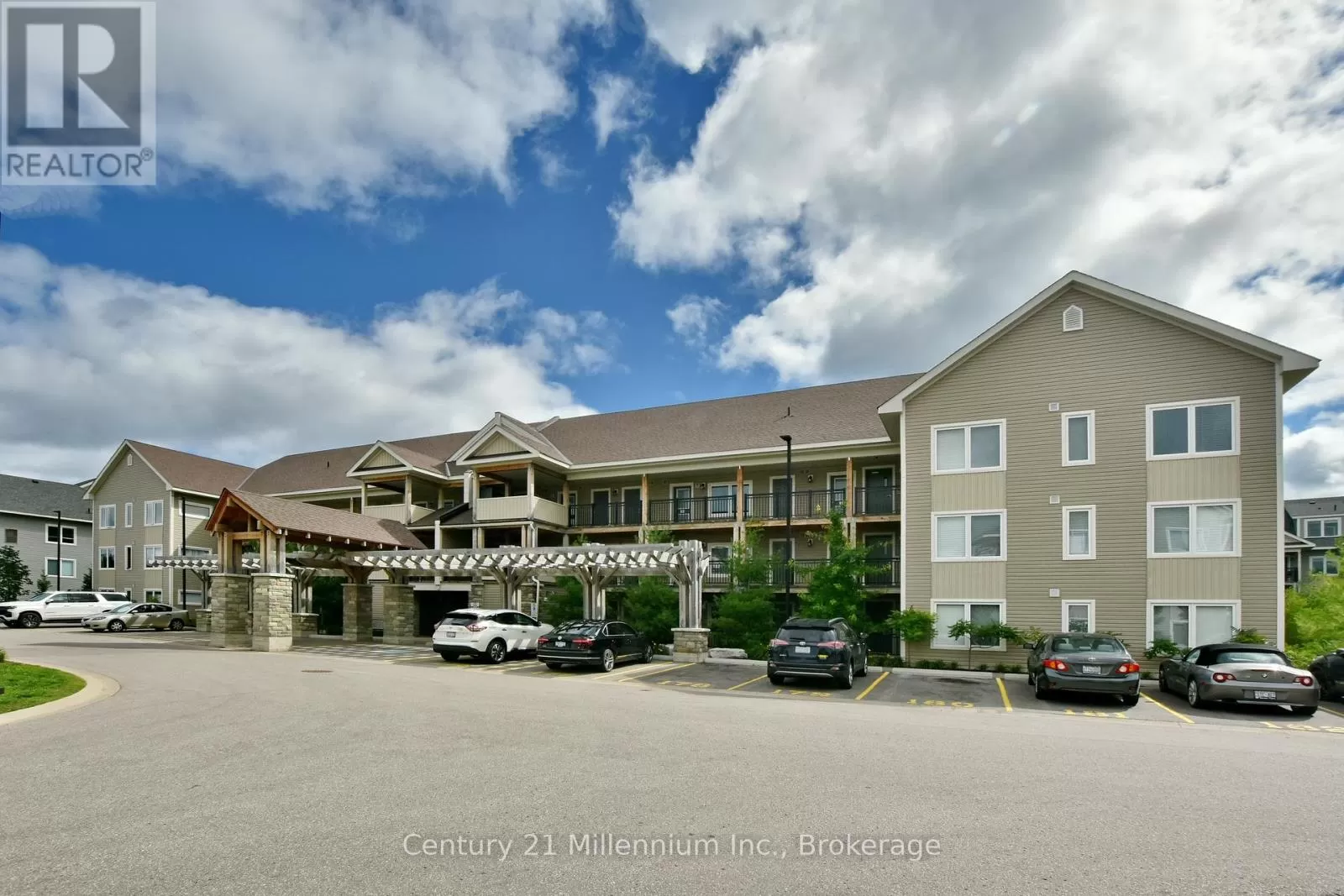 Apartment for rent: 201 - 5 Anchorage Crescent, Collingwood, Ontario L9Y 5C8