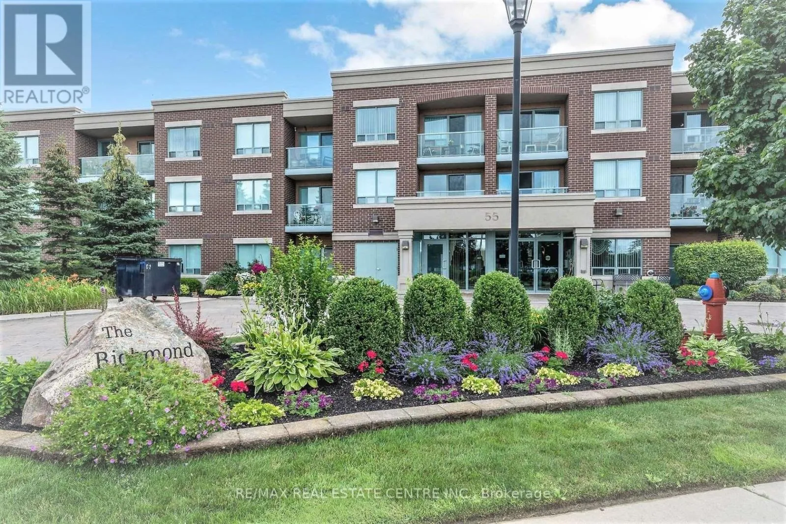 Apartment for rent: 201 - 55 Via Rosedale, Brampton, Ontario L6R 0V1