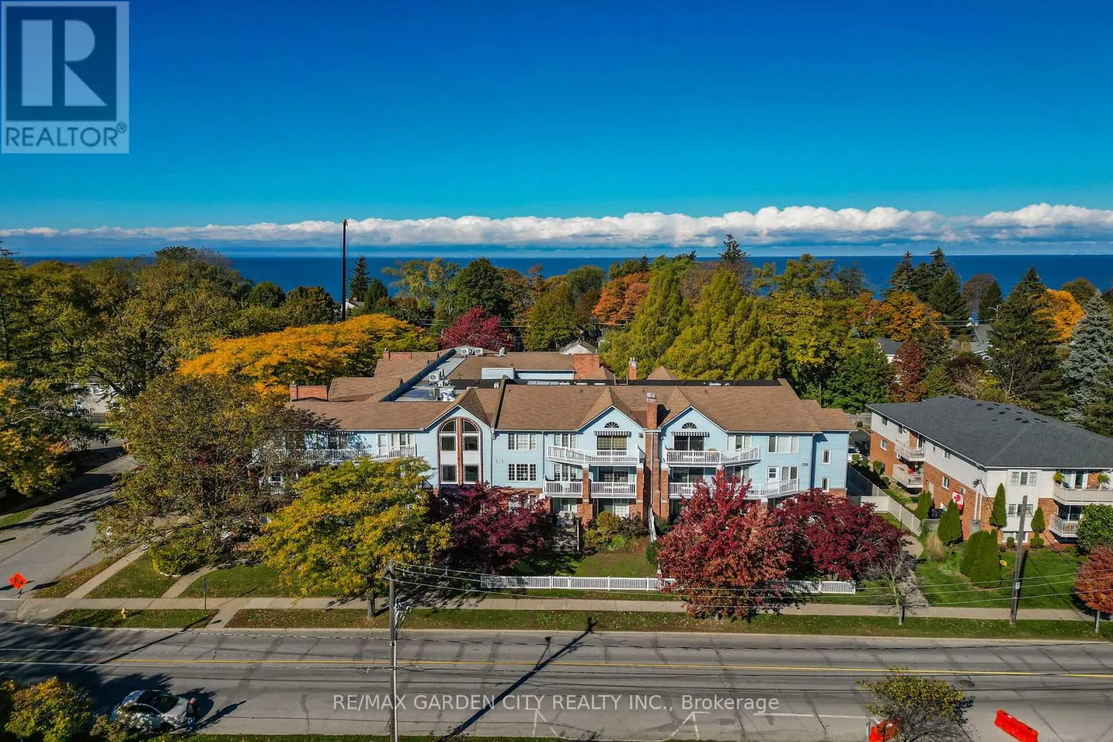 Apartment for rent: 201 - 70 Main Street, St. Catharines, Ontario L2N 4T9