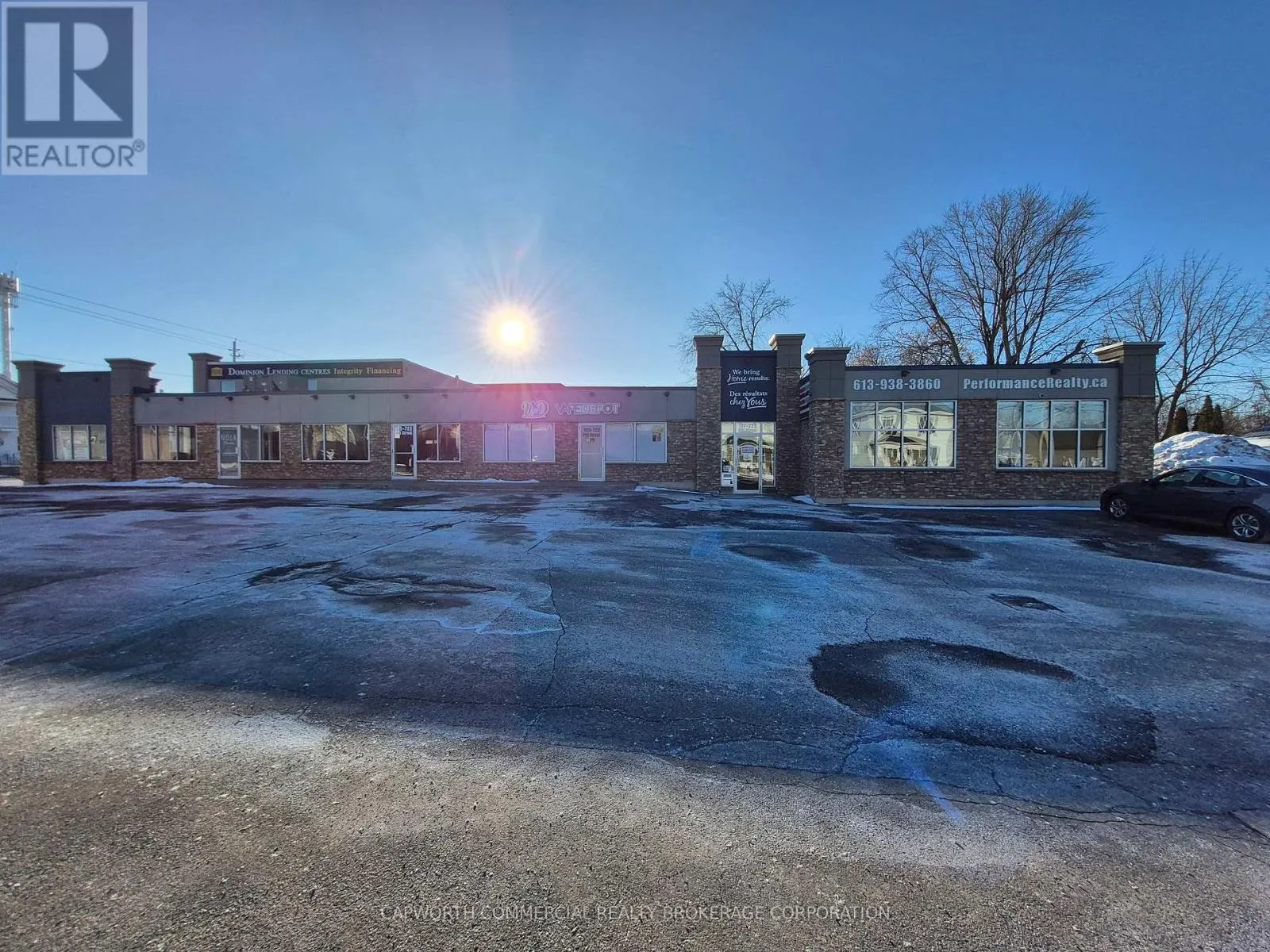 Offices for rent: 201 - 722 Pitt Street, Cornwall, Ontario K6J 3R9