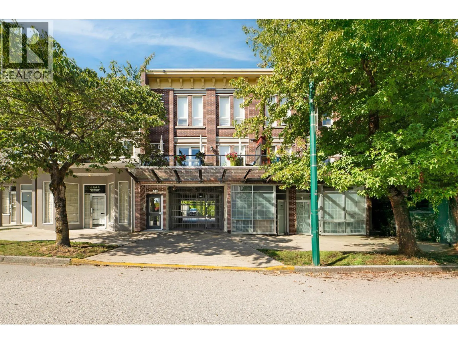 Row / Townhouse for rent: 201 75 N Renfrew Street, Vancouver, British Columbia V5K 3N6