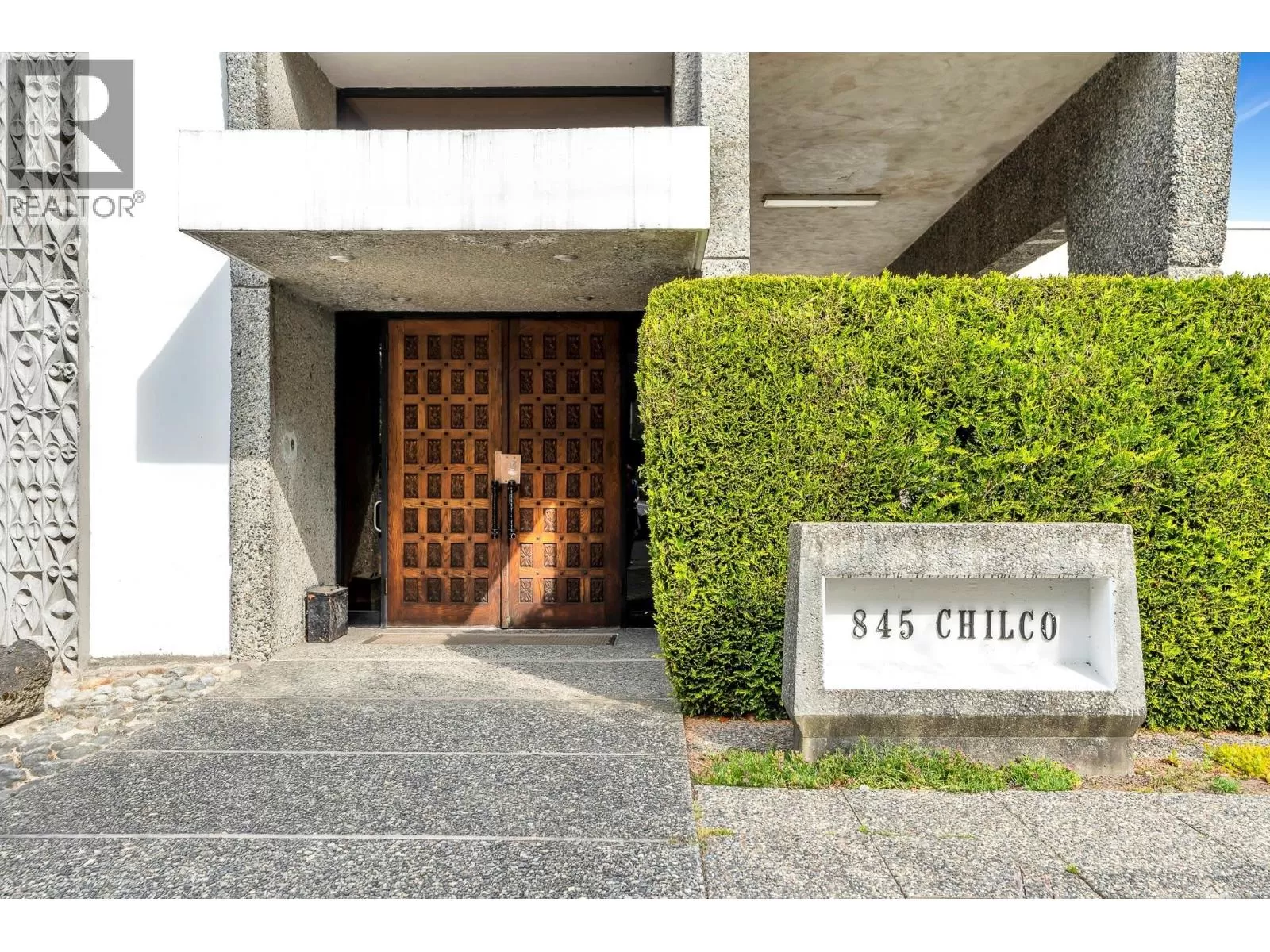 Apartment for rent: 201 845 Chilco Street, Vancouver, British Columbia V6G 2R2