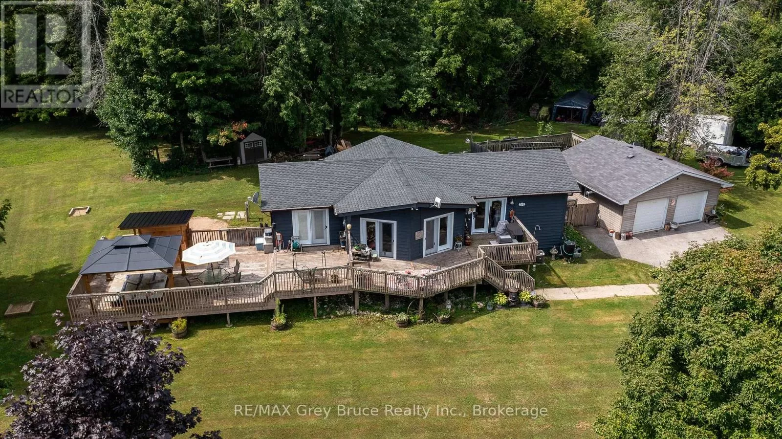 House for rent: 201 Division Street, Georgian Bluffs, Ontario N0H 2K0